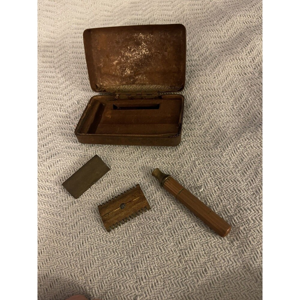 Vintage Gillette 1940s Fat Handle Gold Tech Safety Razor Set in Case